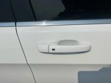 Used 2017 Jeep Grand Cherokee Laredo image 2