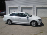 Used 2017 Volkswagen Jetta SE image 3