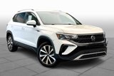 Used 2023 Volkswagen Taos SE image 2