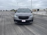 Used 2022 Chrysler Pacifica Touring-L w/ Uconnect Theater Family Group image 2