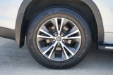 Used 2016 Toyota Highlander XLE image 3