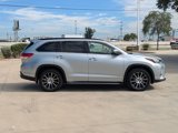 Used 2017 Toyota Highlander SE image 2