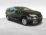 Used 2023 Chrysler Pacifica Touring-L image 2