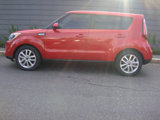 Used 2017 Kia Soul + image 2