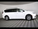 Used 2022 Chrysler Pacifica Touring-L image 5