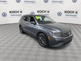 Used 2022 Volkswagen Tiguan SE image 2