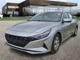 Used 2022 Hyundai Elantra SE image 2