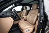 Certified 2025 Porsche Macan image 5