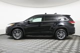Used 2018 Toyota Highlander XLE image 2