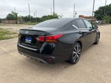 Used 2021 Nissan Altima 2.5 SR w/ SR Premium Package image 3