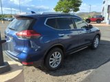 Used 2017 Nissan Rogue SV image 3