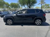 Used 2022 Volkswagen Taos SE image 2