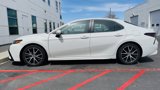 Used 2023 Toyota Camry SE image 2
