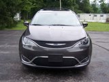 Used 2019 Chrysler Pacifica Touring-L image 3