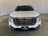 Used 2024 GMC Terrain SLT image 2