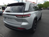 Used 2023 Jeep Grand Cherokee Altitude image 5