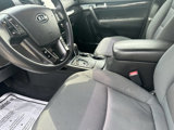 Used 2013 Kia Sorento LX w/ Convenience Pkg image 3