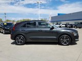 Used 2023 Kia Niro EX image 2