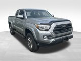 Used 2018 Toyota Tacoma 4x4 Access Cab image 2