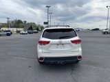 Used 2017 Toyota Highlander AWD V6 image 6