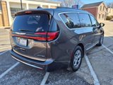 Used 2023 Chrysler Pacifica Limited image 5