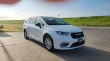 New 2025 Chrysler Pacifica Select image 4