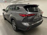 Used 2023 Toyota Highlander XLE image 3