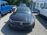 Used 2018 Volkswagen Passat 2.0T R-Line w/ R-Line Lighting Package image 2