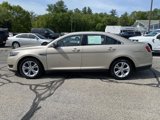 Used 2017 Ford Taurus SE image 4