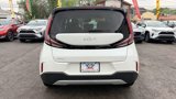 Used 2023 Kia Soul LX w/ LX Technology Package image 6