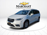 Used 2022 Chrysler Pacifica Touring-L image 6