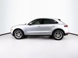 Certified 2018 Porsche Macan image 2