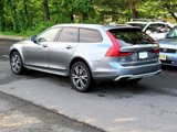 Used 2017 Volvo V90 T6 Cross Country image 3