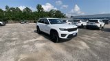 Used 2023 Jeep Grand Cherokee Altitude image 2