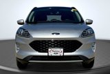 Used 2020 Ford Escape Titanium image 3