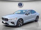 Certified 2025 Volvo S60 B5 Core image 3