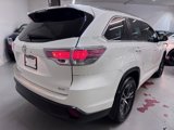 Used 2016 Toyota Highlander XLE image 3