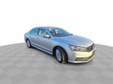 Used 2017 Volkswagen Passat 1.8T SE image 2