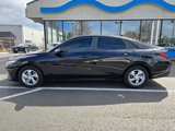 Used 2022 Hyundai Elantra SE image 2