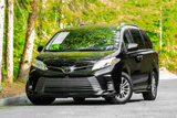 Used 2018 Toyota Sienna XLE image 2