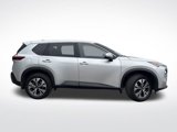 Used 2023 Nissan Rogue SV image 2