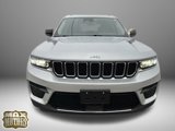 Used 2023 Jeep Grand Cherokee Laredo image 2