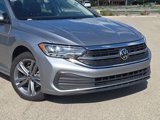 Used 2024 Volkswagen Jetta SE image 2