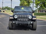 Used 2018 Jeep Wrangler Unlimited Sahara image 2