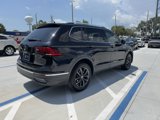 Certified 2022 Volkswagen Tiguan SE image 3