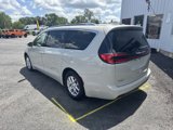Used 2021 Chrysler Pacifica Touring-L image 3