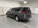 Used 2022 Chrysler Pacifica Touring-L image 6