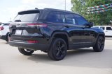 Used 2023 Jeep Grand Cherokee Limited w/ Black Appearance Package image 3