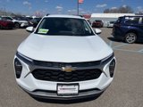 Used 2025 Chevrolet Trax LT image 2