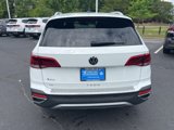 Certified 2022 Volkswagen Taos SE w/ IQ.Drive SE Package image 6